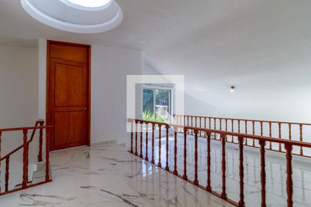 Sala de TV de casa de condomínio para alugar com 3 quartos, 400m² em Villa de Las Palmas, Naucalpan de Juárez