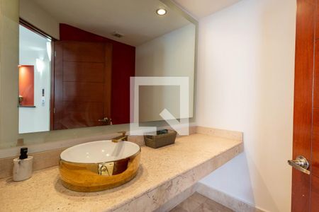 Medio baño  de apartamento para alugar com 3 quartos, 200m² em Lomas Country Club, Naucalpan de Juárez